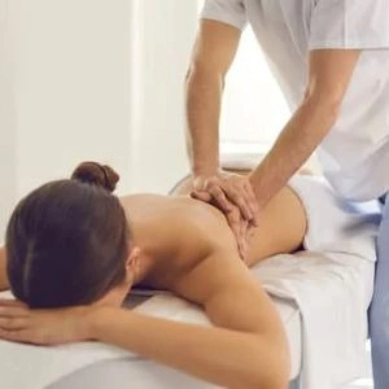 Massagem terapêutica lombar